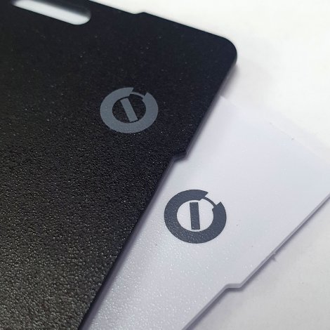129599-5 Carbon Bluetooth Tracker